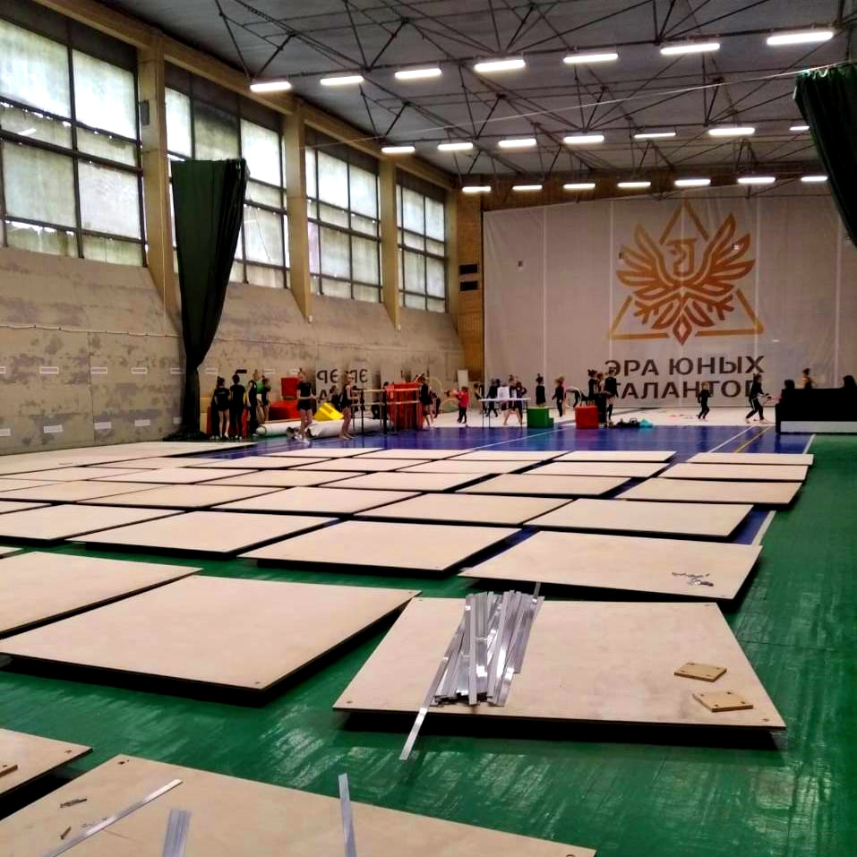 Помост для художественной гимнастики GymSport RHYTHMIC с амортизаторами 9х9 для ковра 10х10