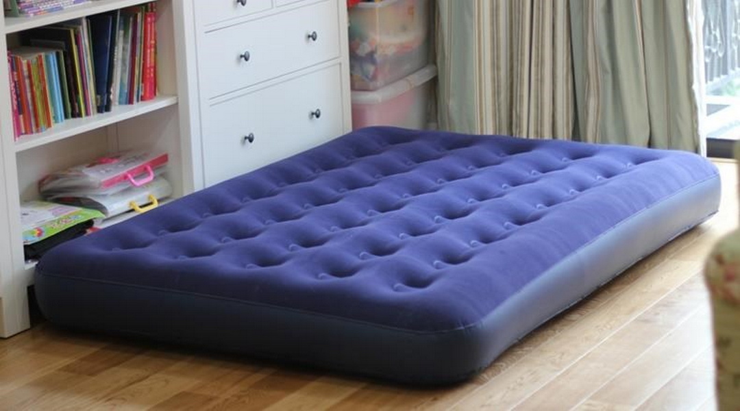 Надувной матрас Bestway Flocked Air Bed(Queen) 203x152x22 см 67003