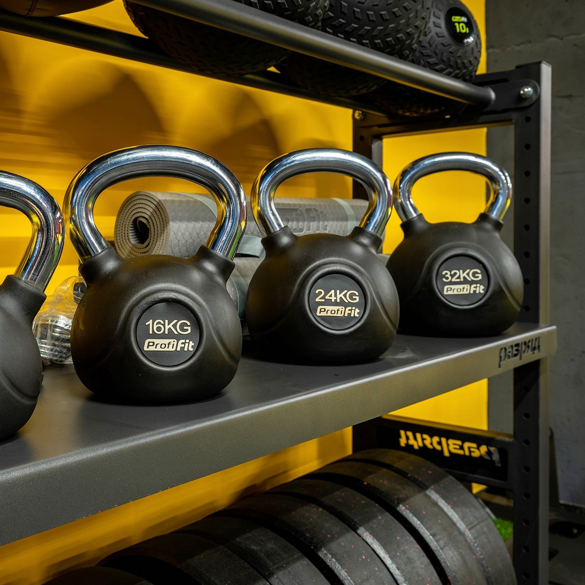 Гиря обрезиненная с хромированной ручкой 6кг Profi-fit
