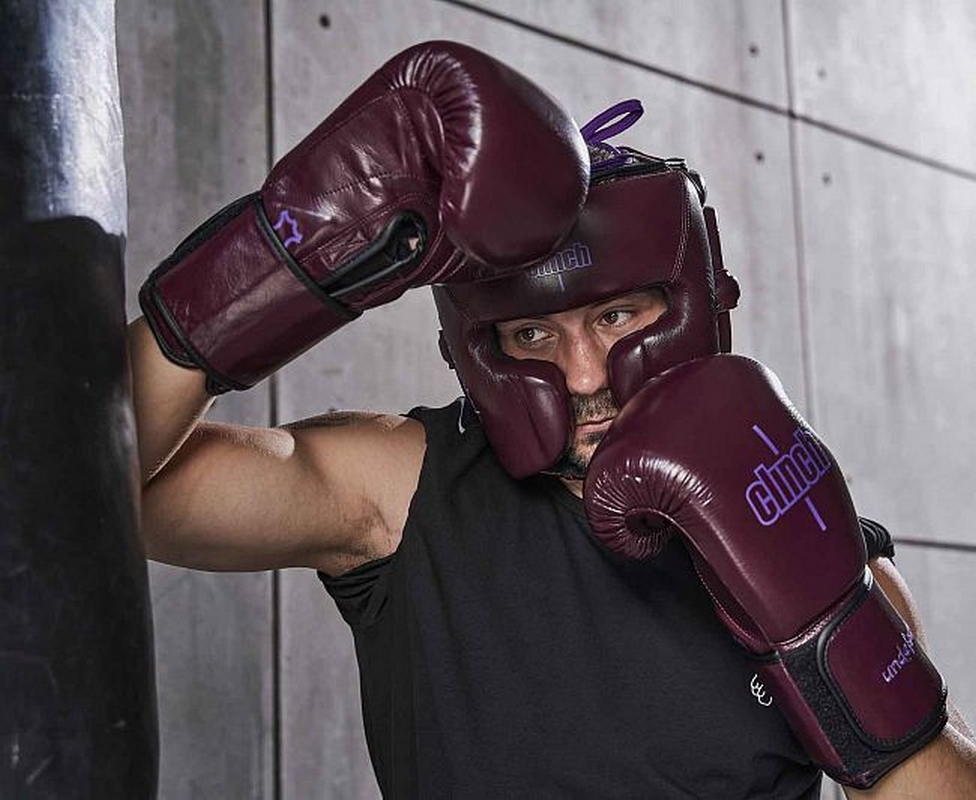 Перчатки боксерские Clinch Undefeated C161 бордовый