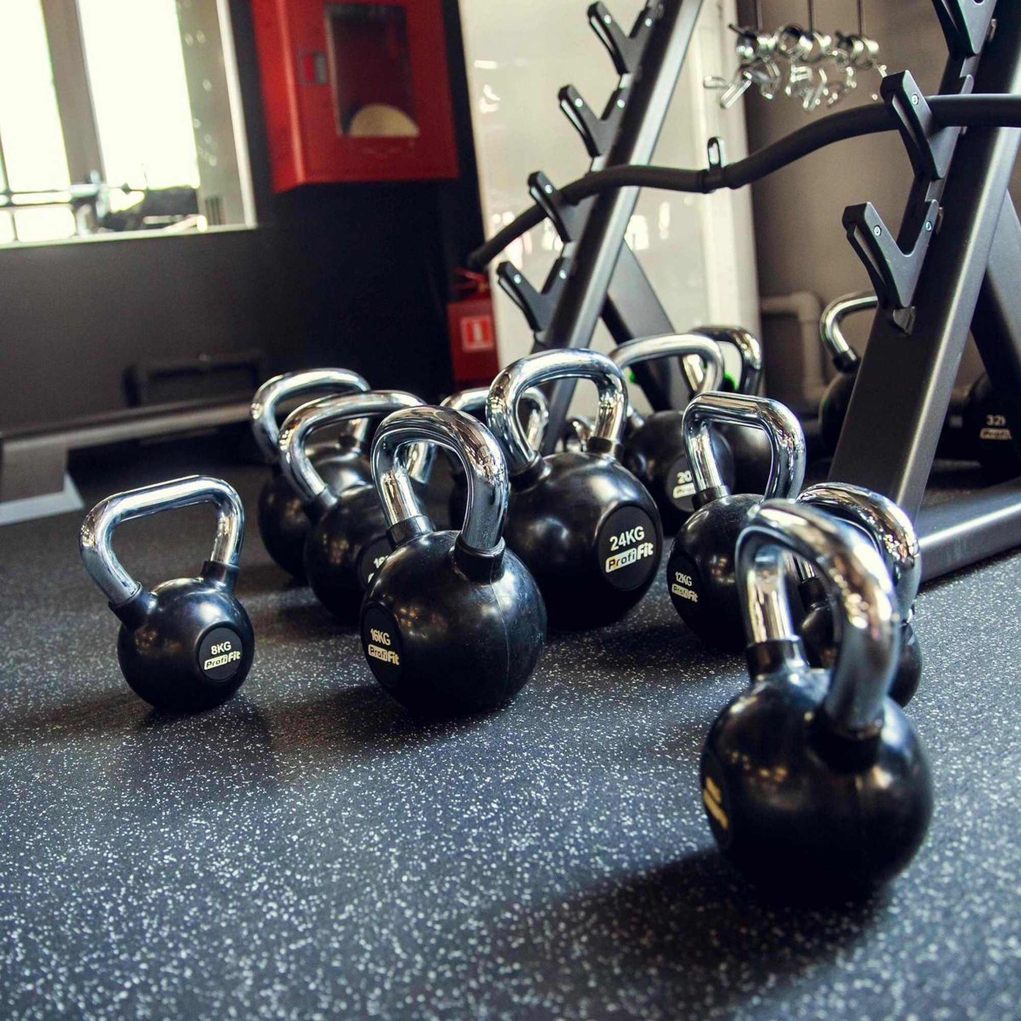Гиря обрезиненная с хромированной ручкой 6кг Profi-fit