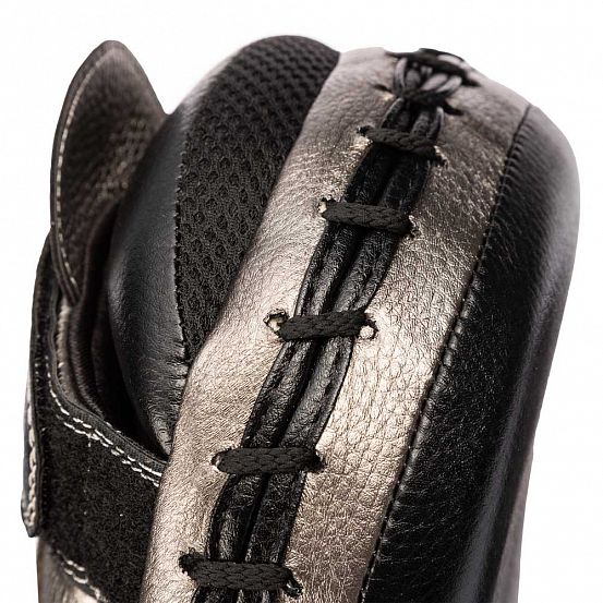 Лапы Clinch Focus Mitt Aero One черно-бронзовые C545