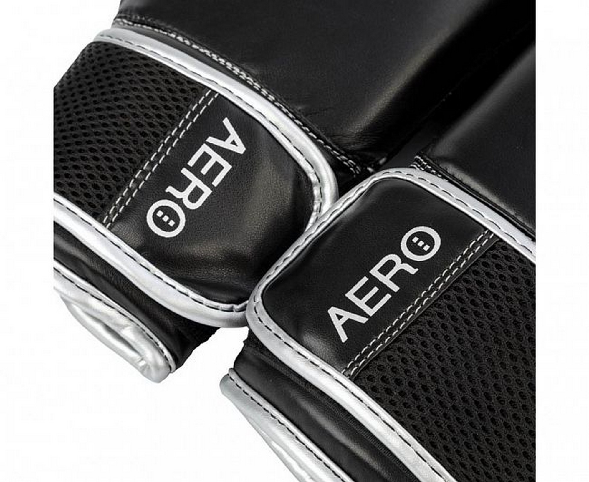 Перчатки боксерские Clinch Aero 2.0 C136 черно-серебристый