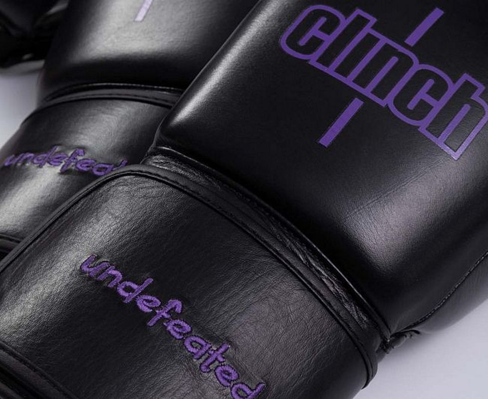 Перчатки боксерские Clinch Undefeated C161 черный