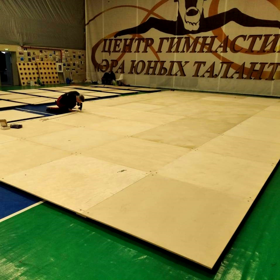 Помост для художественной гимнастики GymSport RHYTHMIC с амортизаторами 9х9 для ковра 10х10