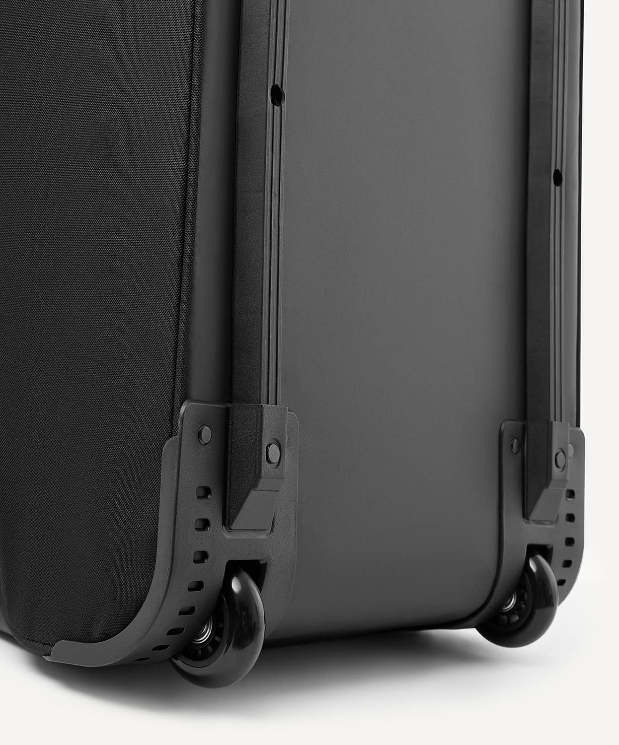 Баул на колесах Jogel Division Rolling Duffle Bag, черный