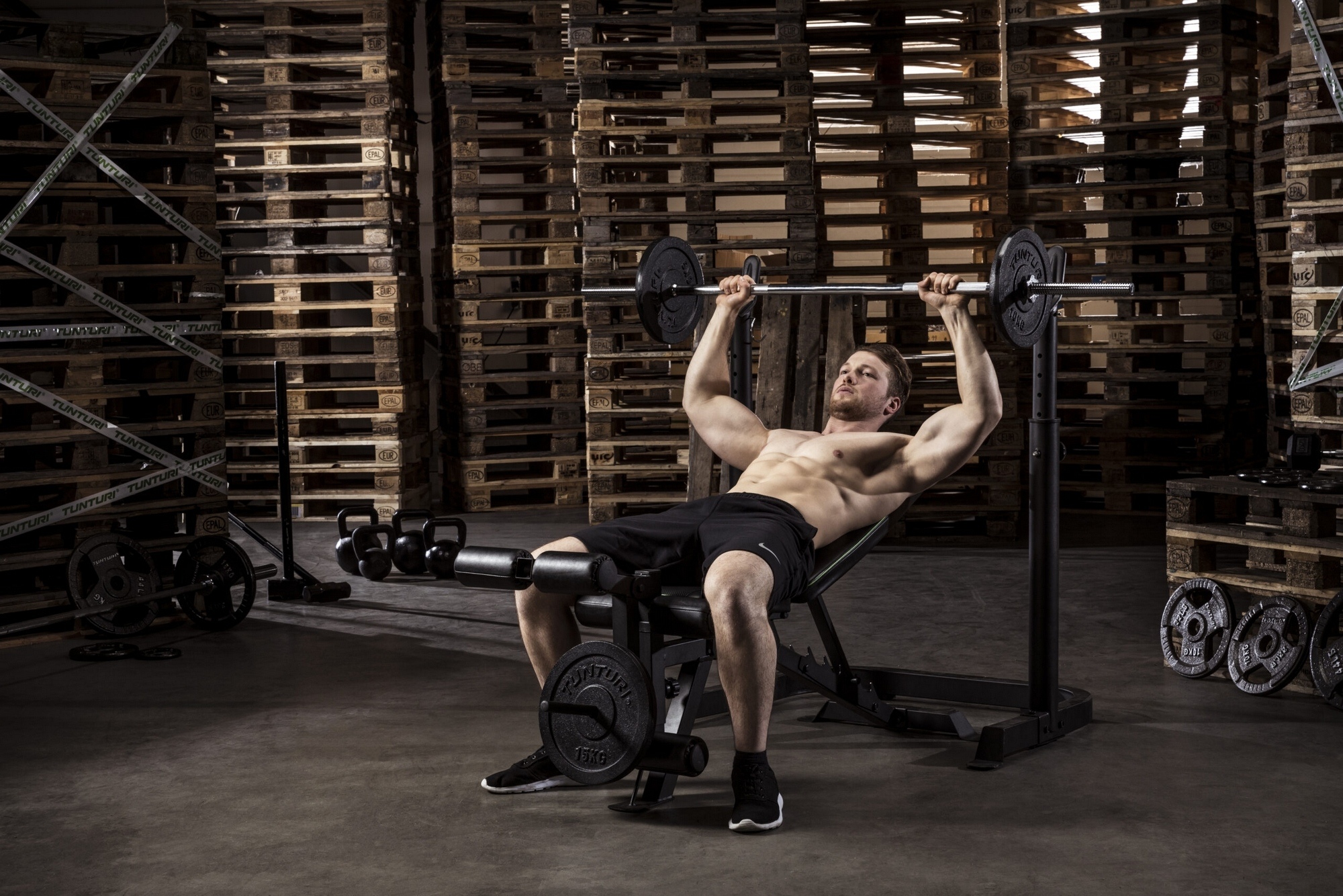 Скамья для жима Tunturi WB50 17TSWB5000 | Premium Fitness