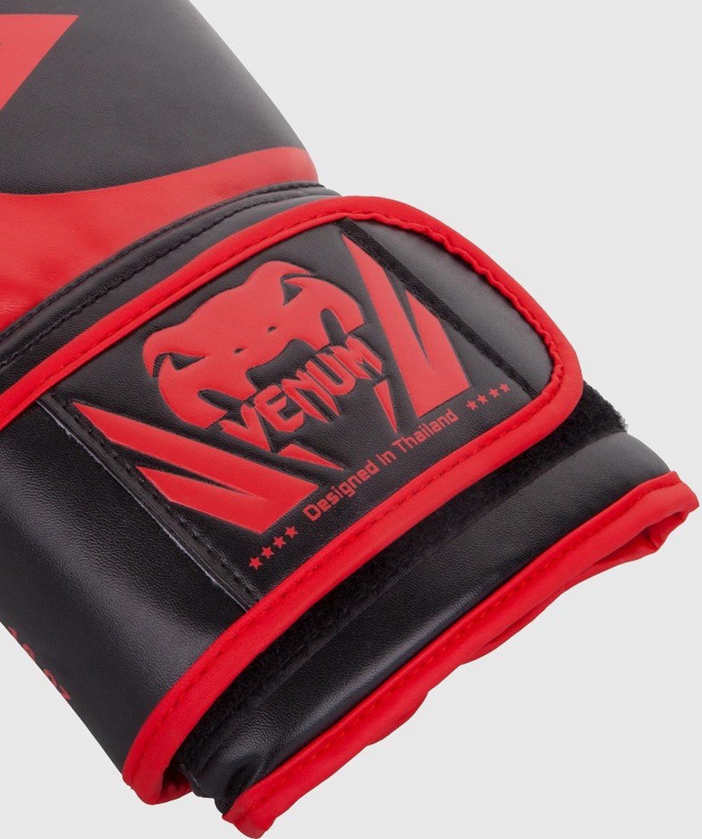 Перчатки Venum Challenger 2.0 Exclusive 0661-100-10oz черный\красный