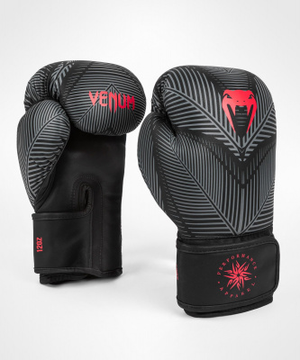 Перчатки Venum Phantom 04700-100-10oz черный\красный