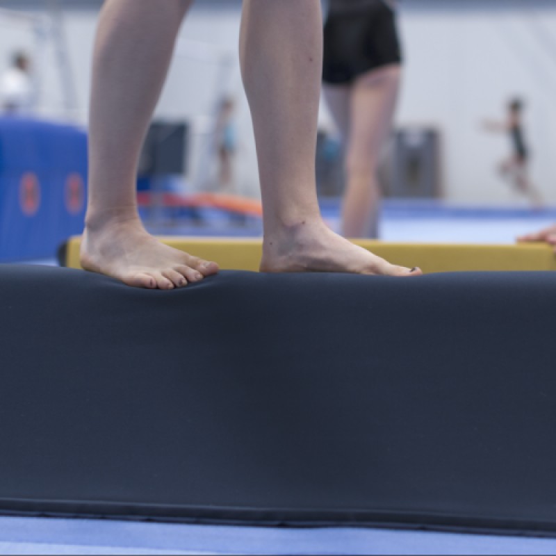 Мат Multi для бревна гимнастического изготовлен из мягкого пеноматериала SPIETH Gymnastics 1540620