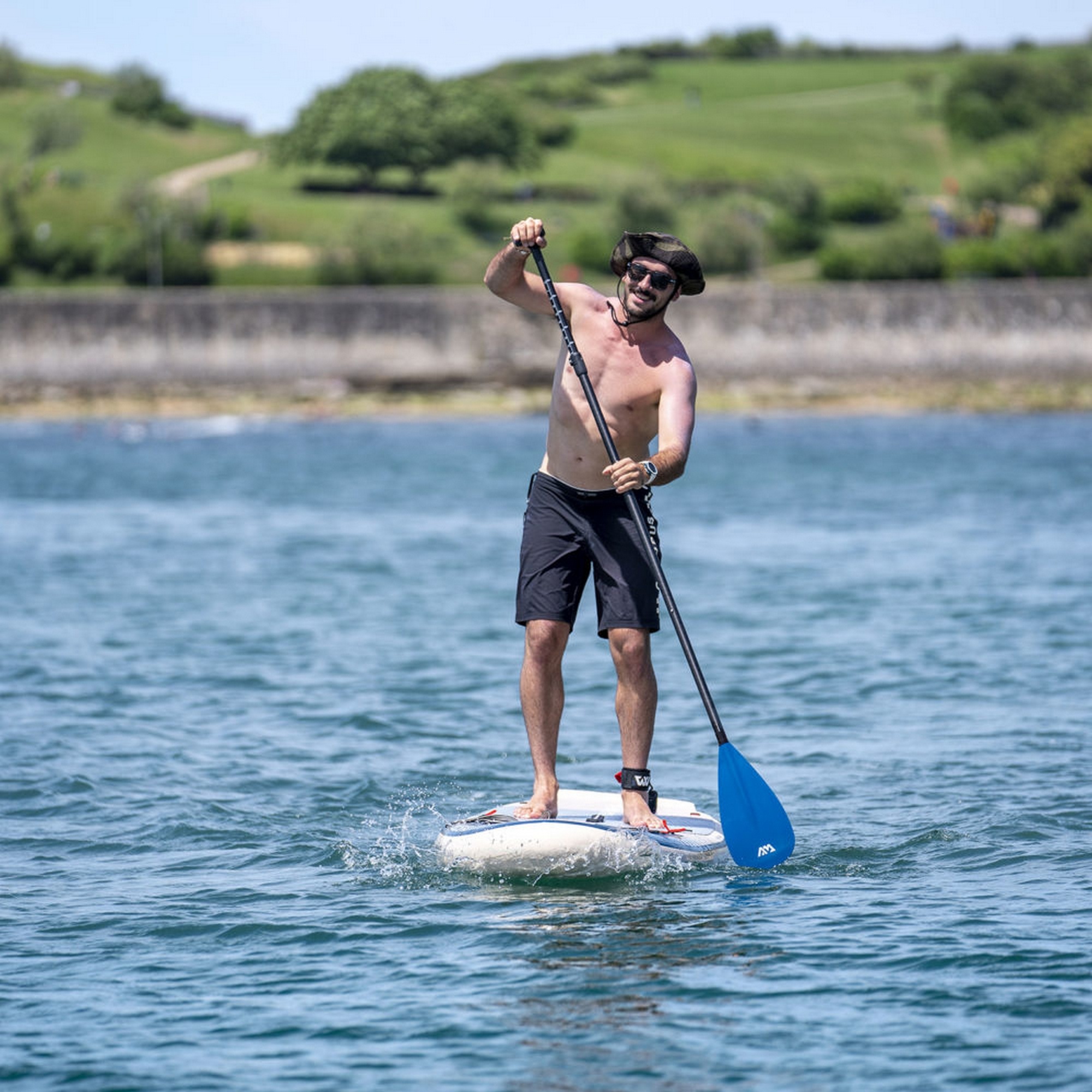 SUP-доска 340х84х15см, насос, весло, лиш, киль, ремнабор, сумка, до 150кг Aqua Marina Magma BT-23MAP