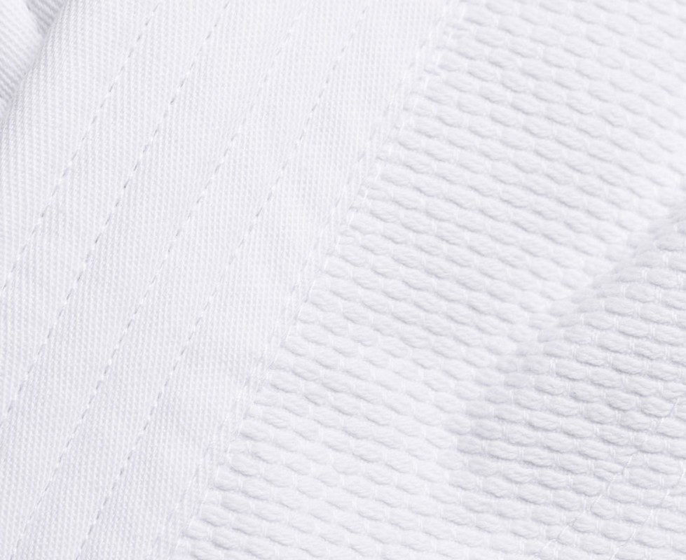 Кимоно для дзюдо с поясом подростковое Adidas Club белое с черными полосками
